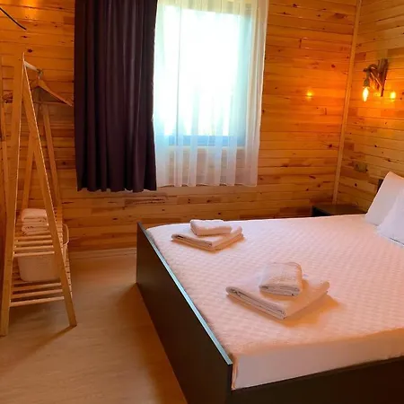 Mos Hotel *